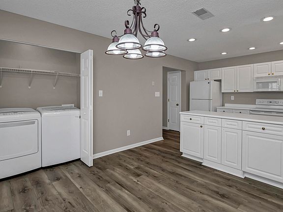 4th image of 127 Gate Post Ln