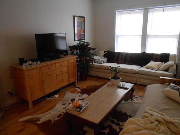 5th image of 3924 N Pine Grove Ave APT 2W