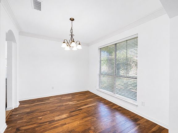 5th image of 1915 Kirby Ln