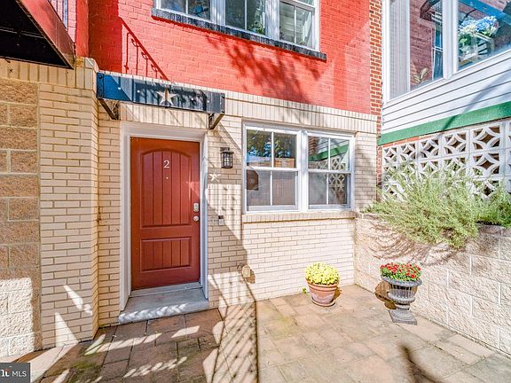 2nd image of 400 21st St NE APT 2