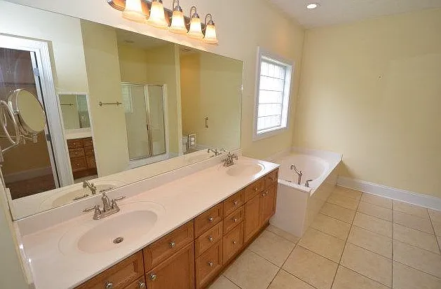 1416 Cloverbrook Cir — Photo 13
