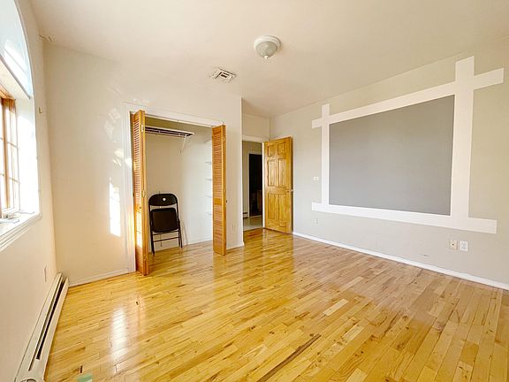 3rd image of 62 28th Ave #2R