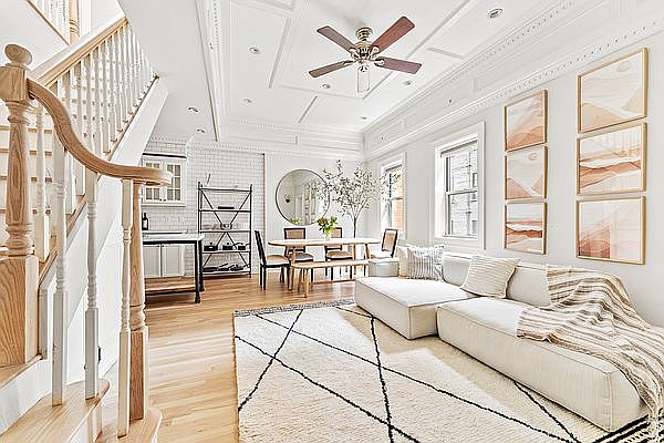 1st image of 140 W 74th St #5