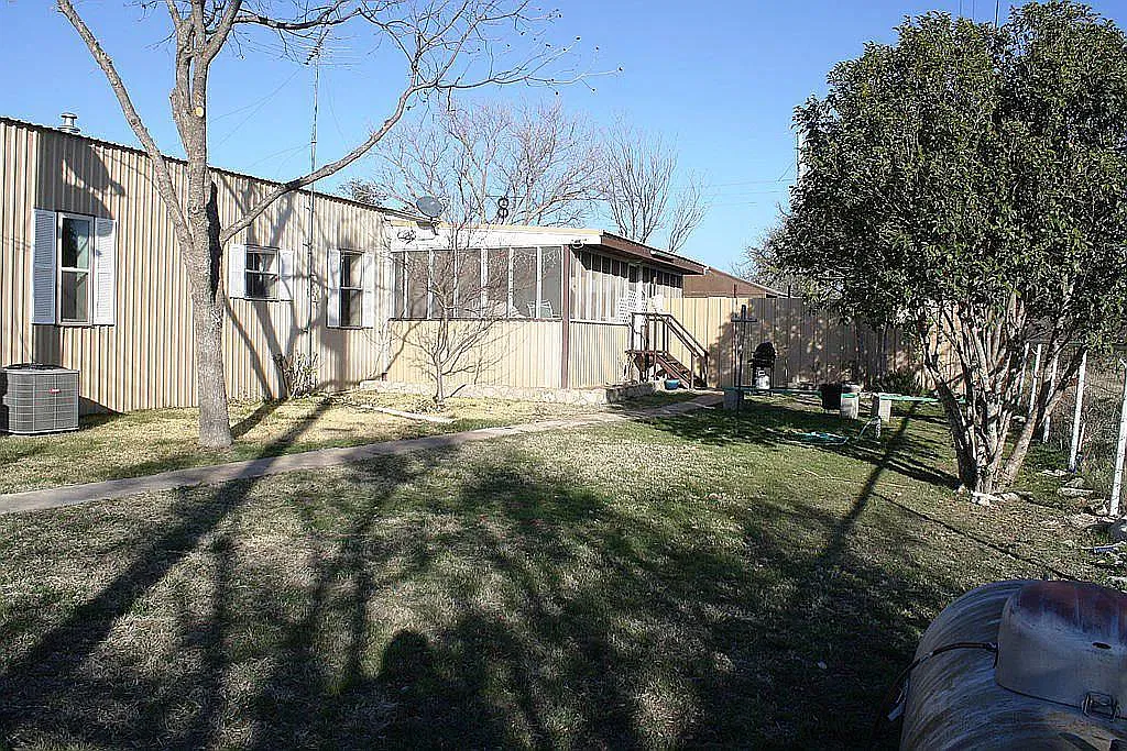 19638 6th St — Photo 1