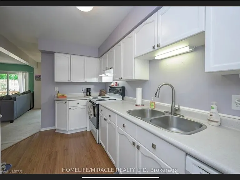 195 Barker St #7 — Photo 20