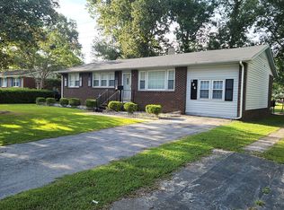 606 Forest Grove Ave, Jacksonville, NC 28540