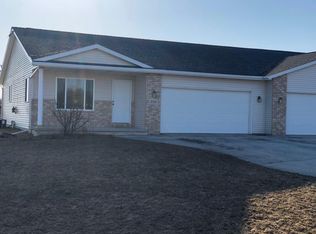 3539 Cimarron Ct, Manitowoc, WI 54220