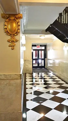 Rented by Siderow Residential Group | media 17