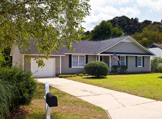 6841 Woodmark Dr, Fayetteville, NC 28314