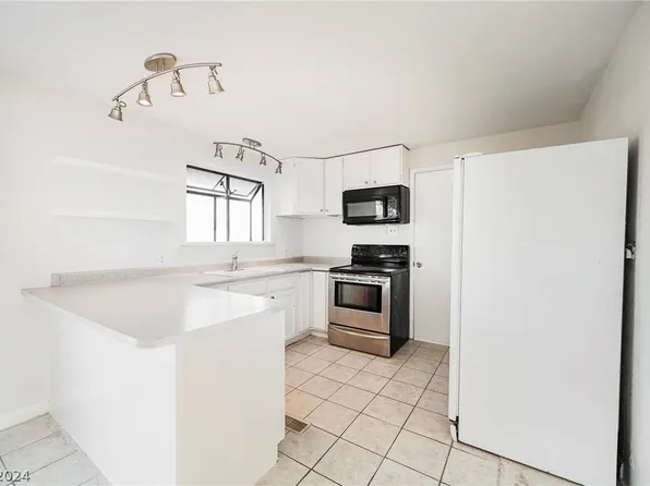 1401 Rancho View Dr, Pahrump, NV 89048