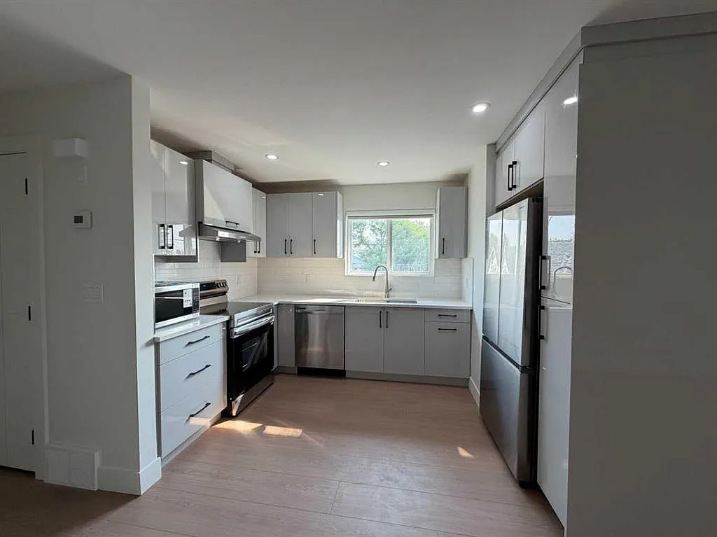 3 bed, 2.5 bath, 1500 sqft, $2,200 — Photo 3