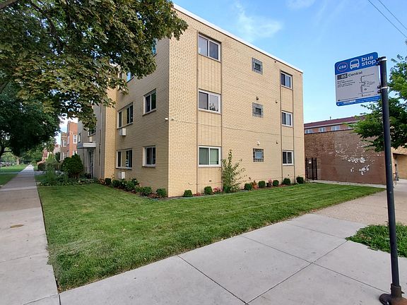 2nd image of 5555 W Sunnyside Ave #A