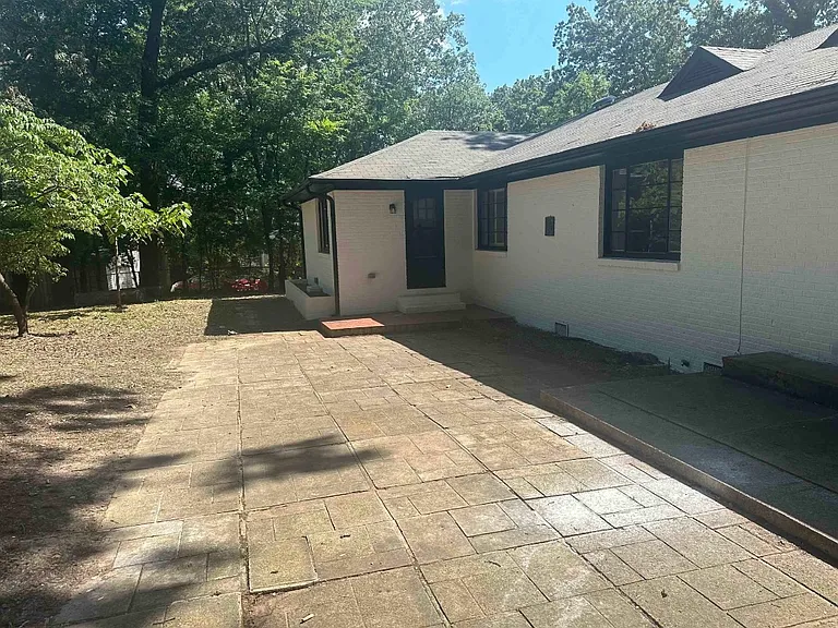 1038 Stewart Ave — Photo 16