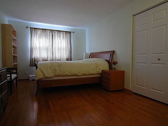 Large Bedroom with Spacious Closet
