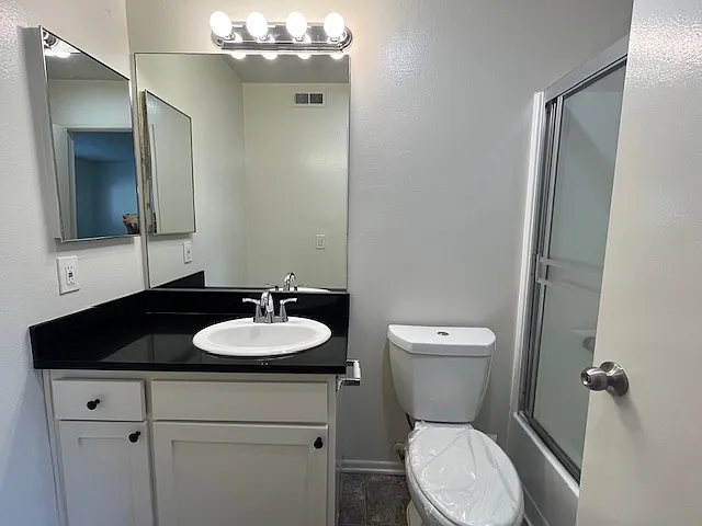 Valley Village So. Apartments — Photo 16