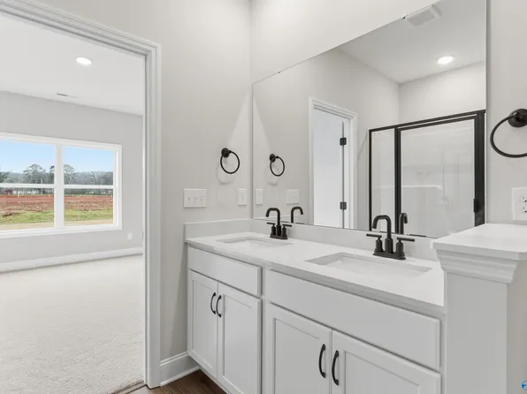 4805 Drews Dogwood Ln, Huntsville, AL 35810