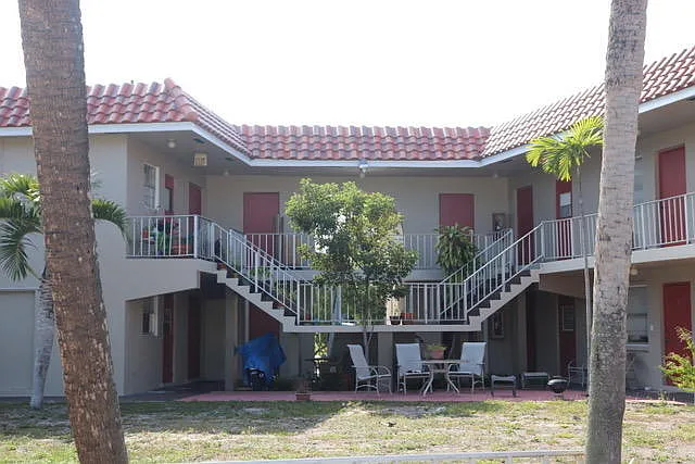 2 bed, 2.0 bath, 1050 sqft, $2,595 — Photo 2