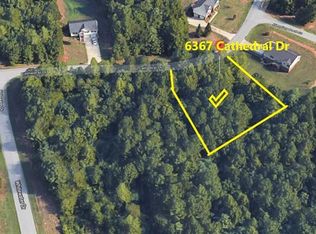 6367 Cathedral Dr, Hickory, NC 28601