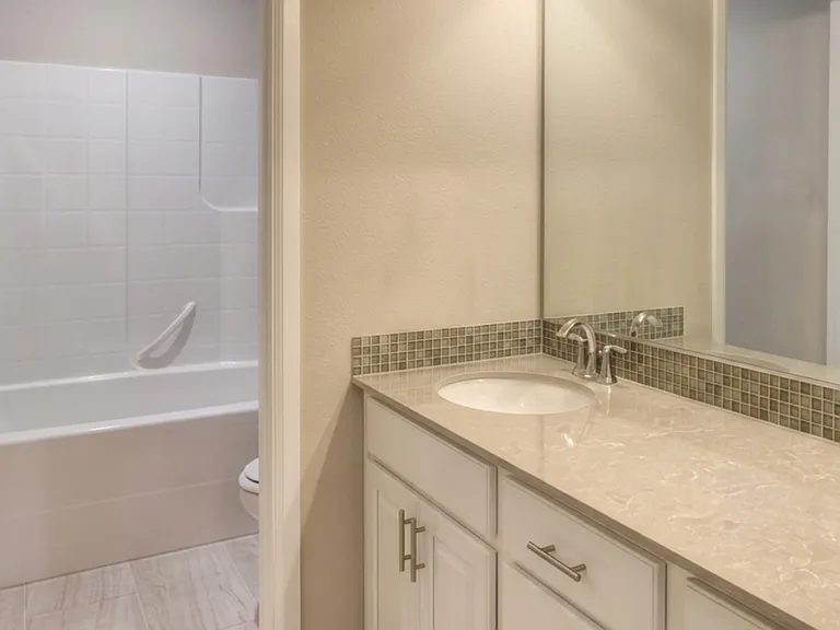 Guest Bath - Second Floor