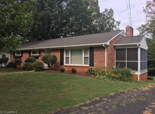 1317 Drumcliffe Rd, Winston Salem, NC 27103