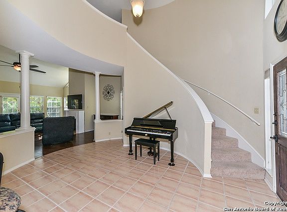 3rd image of 2627 Chestnut Bnd