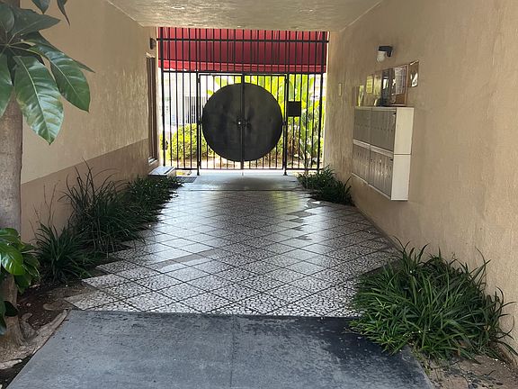 3rd image of 5216 Corteen Pl APT 1