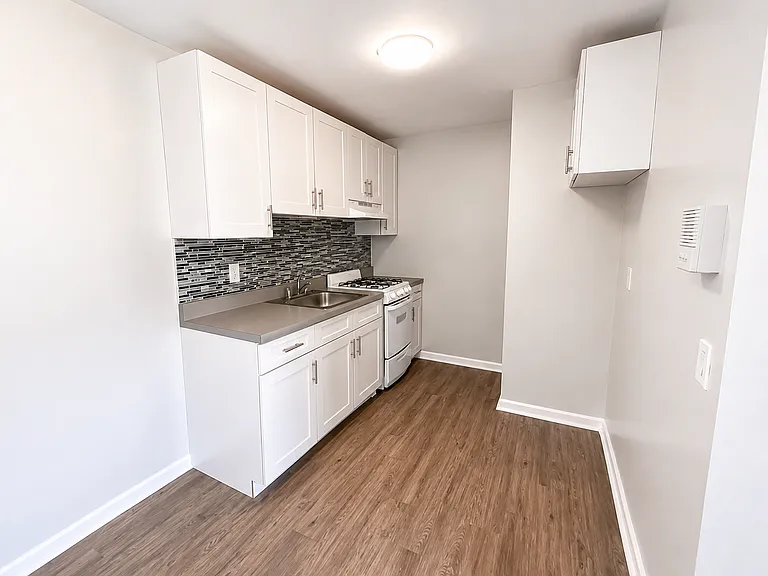 392 Stuyvesant Ave #20A — Photo 2