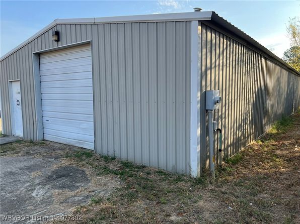 1504 Hendrix St, Altus, AR 72821