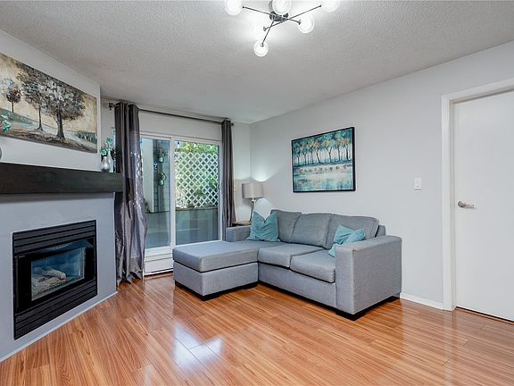 3rd image of 3206 Alder St #101