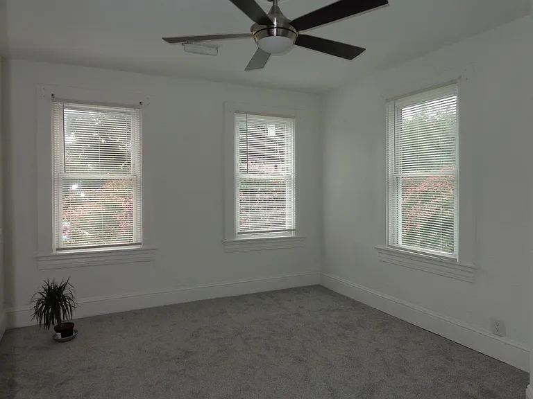 2318 Lansing Ave — Photo 6