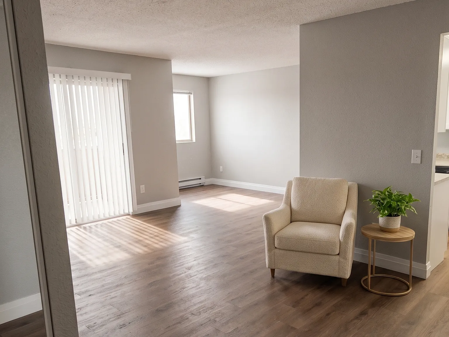 Wellington Court Apartments - Choose your rent level - Call for Details - All utilities — Photo 3