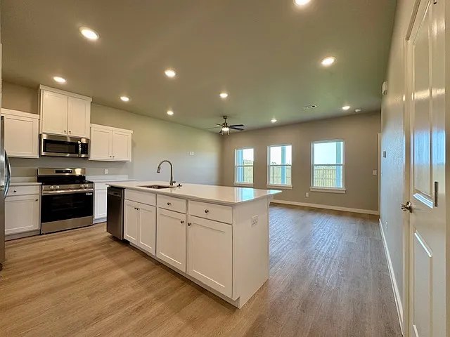 1905 SW Poigai Ct - 1 — Photo 4