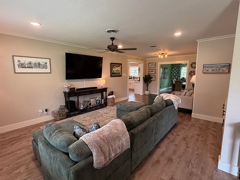 5610 Azalea Dr — Photo 4