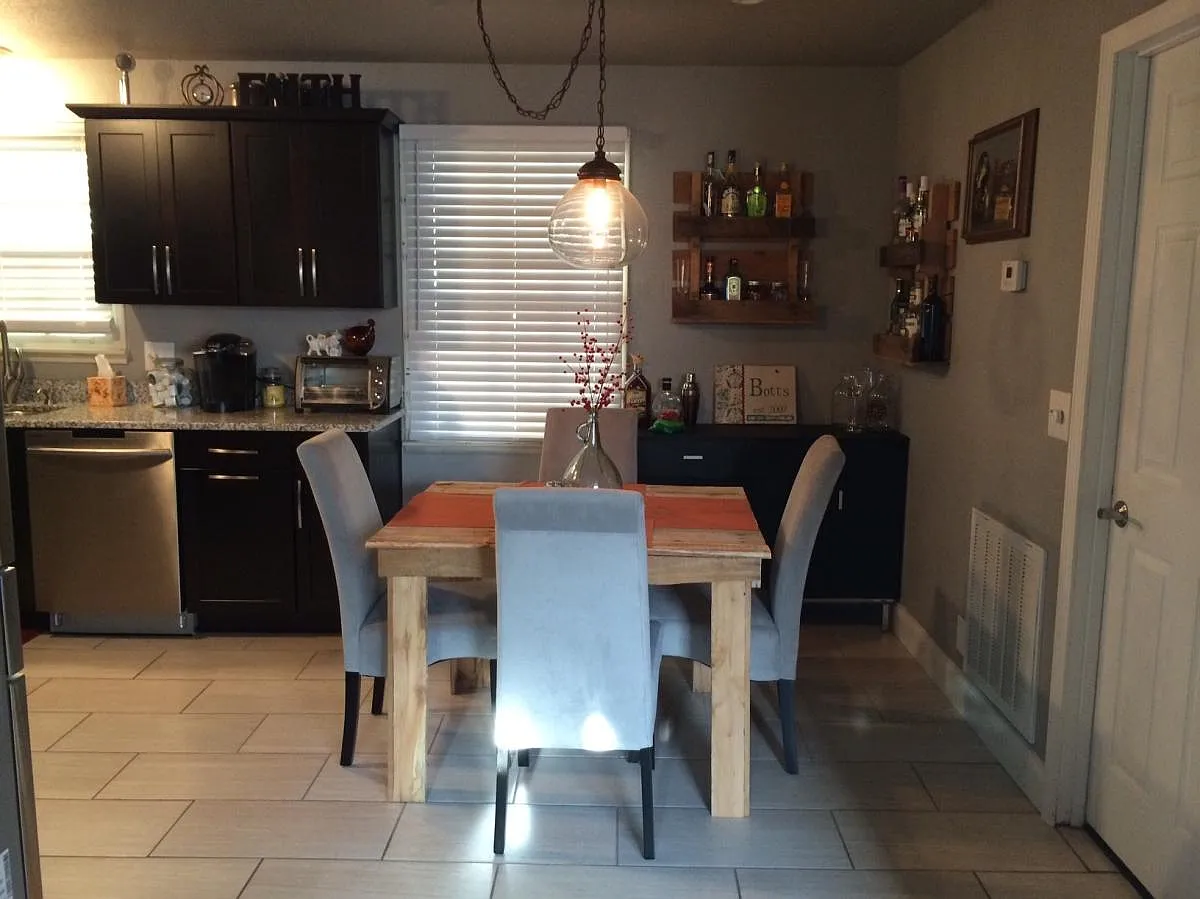 1217 Sigler Street — Photo 3