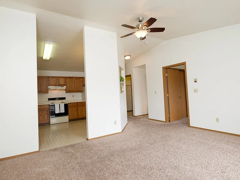 Fargo, ND Flickertail Apartments | Living
