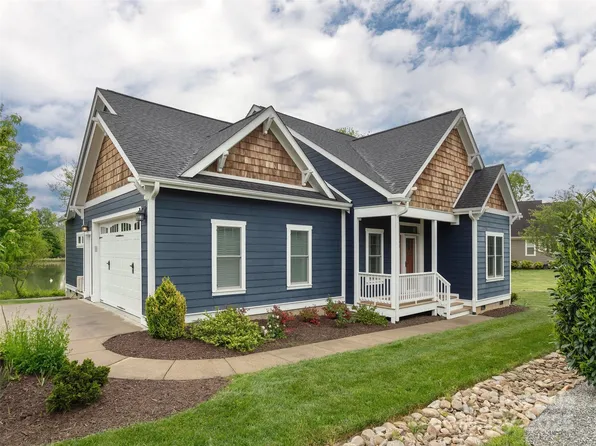 76 Foundry Ln, Hendersonville, NC 28792