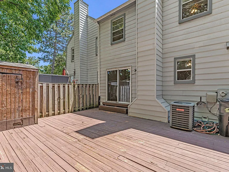 2852 Yarn Ct — Photo 36