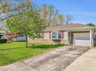 219 N 1st St, Fisher, IL 61843
