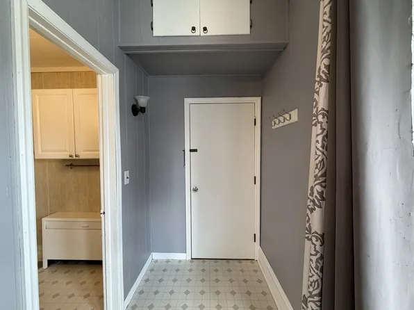 324 N Wisconsin St #A, Burlington, WI 53105