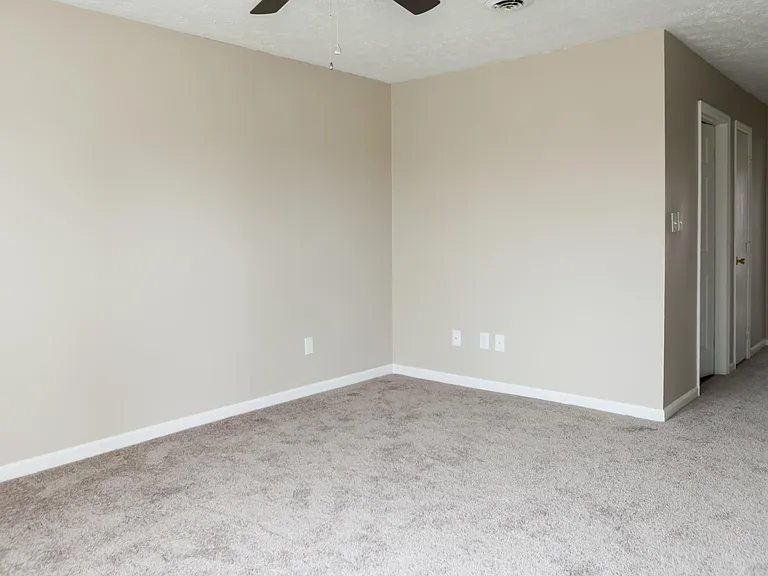 1118 Mount Rushmore Way — Photo 13