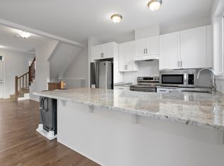144 Des Aubrais Cres #1, Ottawa, ON K1W0N1