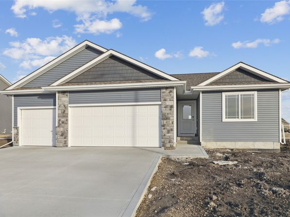 405 Meadow Ave NW, Bondurant, IA 50035