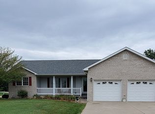 1 Cross County Ct, Jerseyville, IL 62052