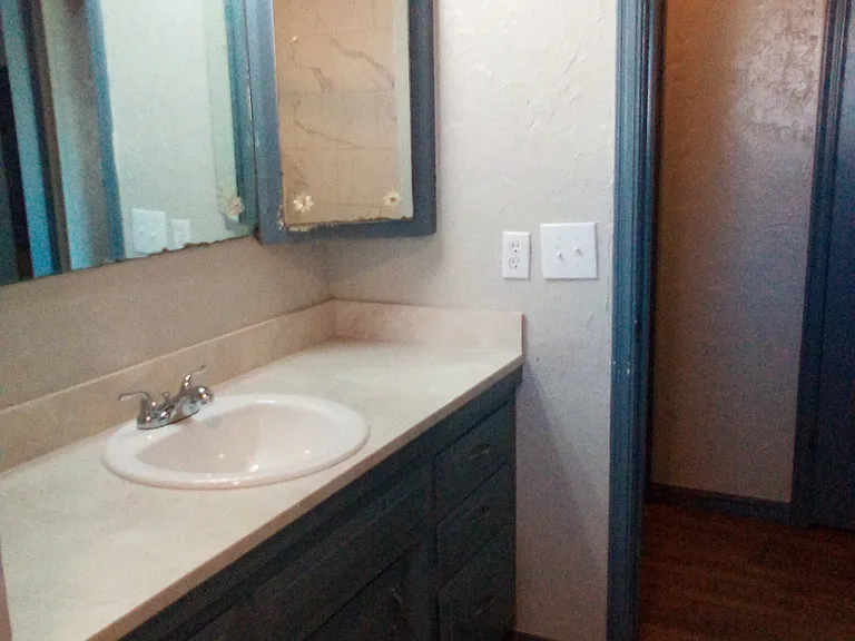 1318 SW 42nd St — Photo 14