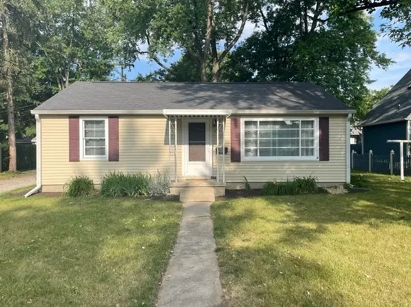 70 N 3rd St, Zionsville, IN 46077