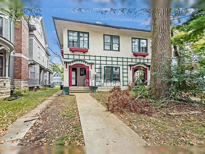 3 bed, 2.0 bath, $2,095 — Photo 2