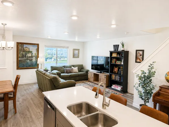 1077 E Bearing Dr, Saratoga Springs, UT 84045