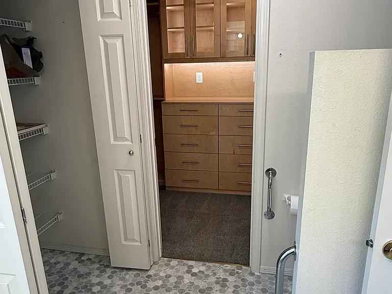 6721 Parker Rd E — Photo 10