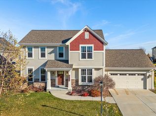 332 Indigo Dr, Port Washington, WI