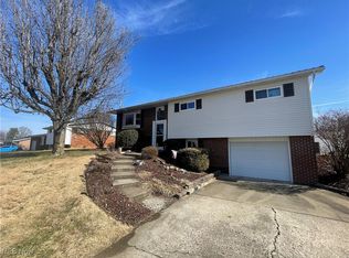 113 Oak Crest Dr, Washington, WV 26181